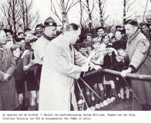 Foto krant opening meibos