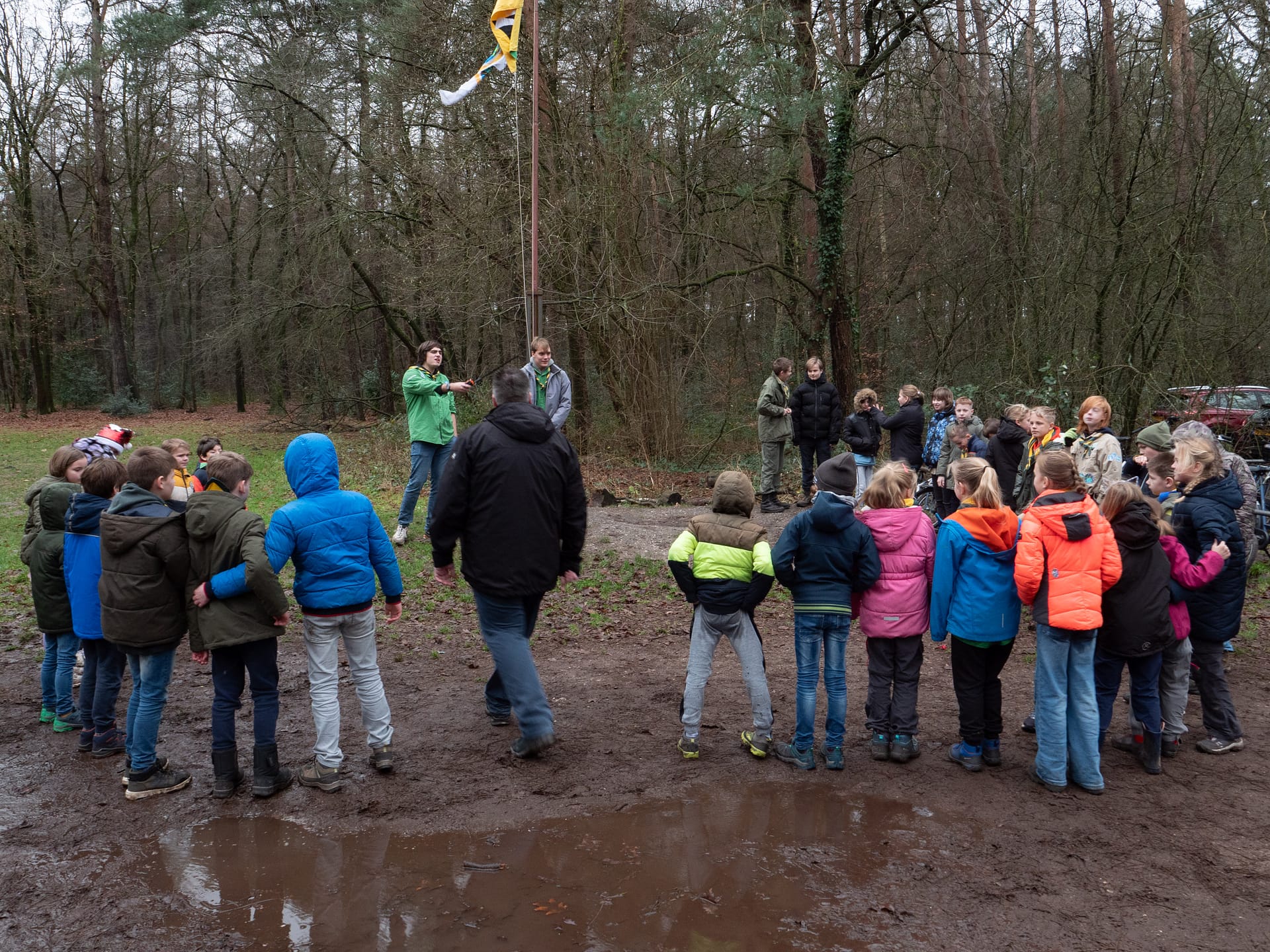 Speluitleg bij kerstlunch 2023.